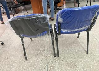 كراسي ISO عملية وسهلة النقل.