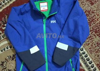 ملابس للبيع جملة أو بالتقسيط ما زالت جديدة أصلية