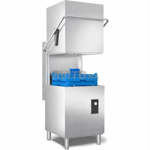 غسالة أطباق بغطاء من الفولاذ المقاوم للصدأ