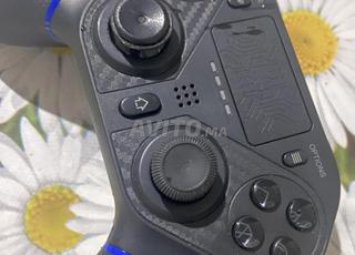 وحدة تحكم PS4 كالجديدة