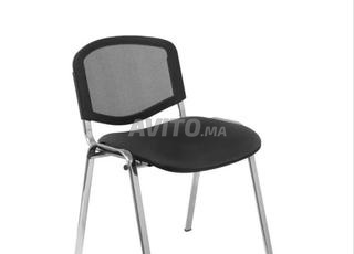 خزانة معدنية ببابين متأرجحين