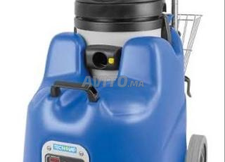 آلة تنظيف بالبخار