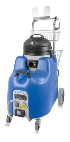 آلة تنظيف بالبخار