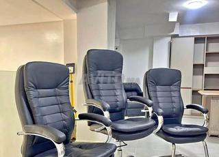 كرسي مستورد بجودة عالية يتوفر على عدة مزايا إضافية