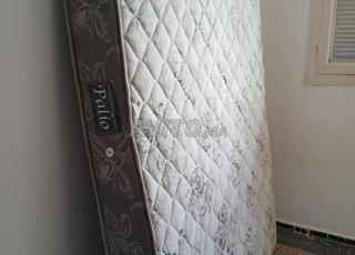 Matelas à vendre 2 places
