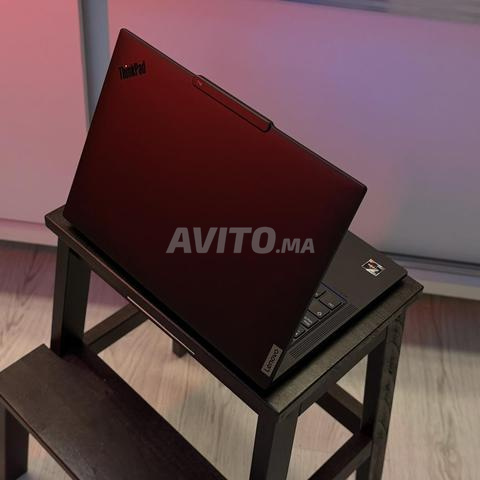 Lenovo ThinkPad T14 | RYZEN 7 8840U | 32 جيجابايت | 1 تيرابايت