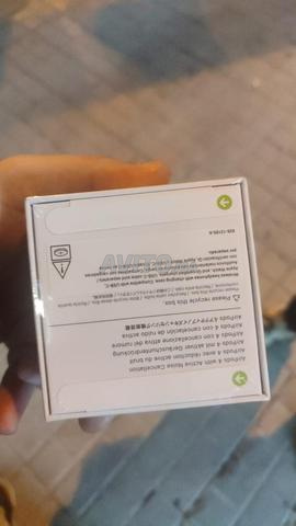 Airpods 4 مع خاصية تقليل الضوضاء