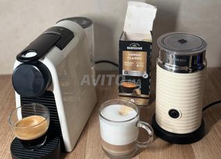 نيسبريسو مينك إيسينزا وخافق الحليب