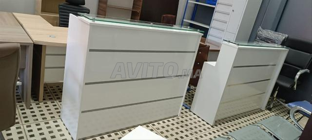 مكتب استقبال عملي وأنيق بسعر مناسب