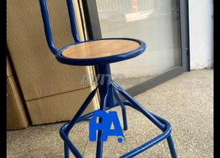 Mobilier scolaire/table/chaise écritoire/vestiaire