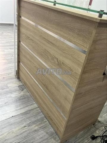 مكاتب استقبال مصممة بعناية احترافية لمؤسستك