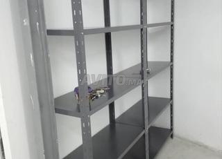 Rayonnage métallique/armoire/vestiaire/lit