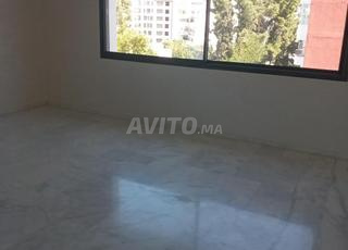 مكتب للكراء الطابق الثاني الصنطر فيل