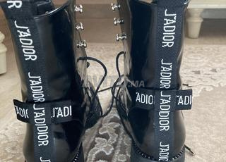 حذاء بوت ديور لامع مقاس 39