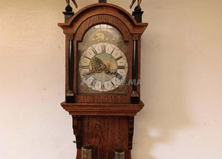 ساعة حائط ميكانيكية ممتازة