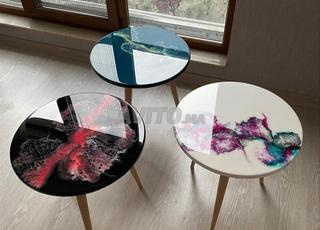 Horloge murale et tables