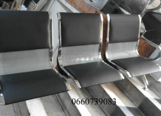 مقعد انتظار بمساند من جلد صناعي