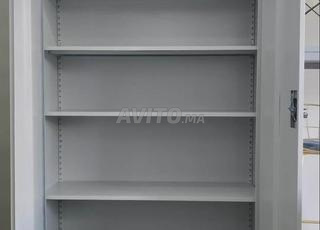 خزانة معدنية بأبواب متأرجحة في فاس