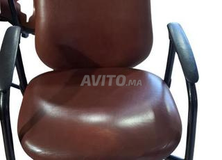 Table de réunion et 8 chaises