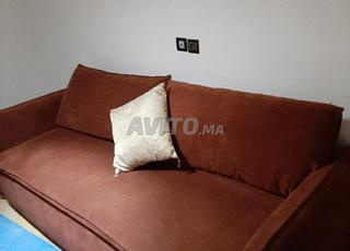 للبيع أريكة قابلة للتحويل