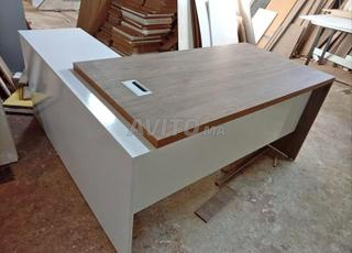 Mobilier de bureau / fabrication / importation nn