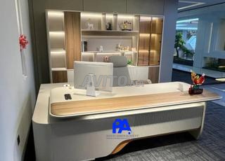 Bureau de luxe / Chaise présidentielle / Classeur / Vestiaire