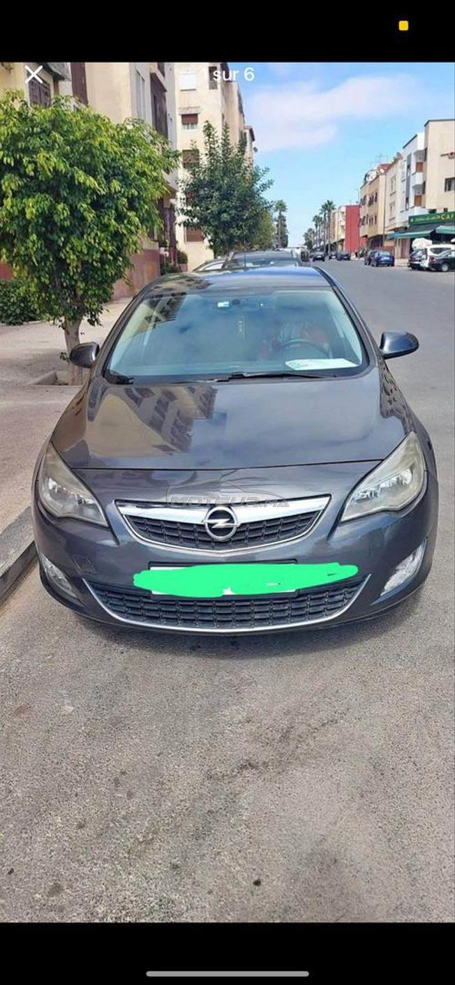 OPEL ASTRA MODEL 2012 ba9a n9ya machaellah