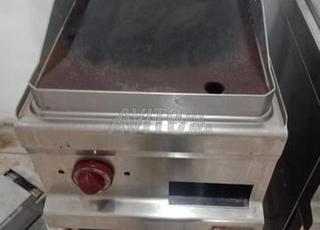 معدات للبيع