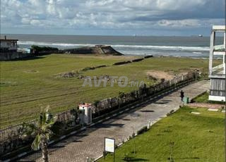 فرصة أرض على شاطئ البحر للإقامة