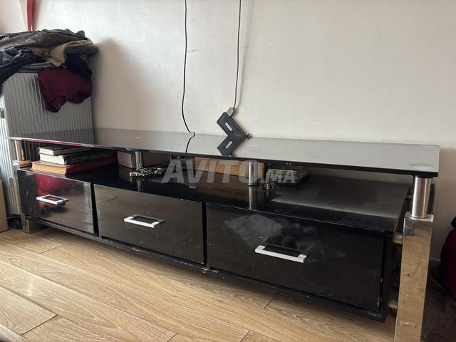 خزانة تلفزيون منخفضة