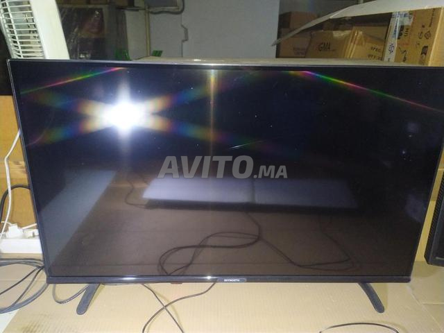 تلفاز SKYWORTH بحجم 32 بوصة