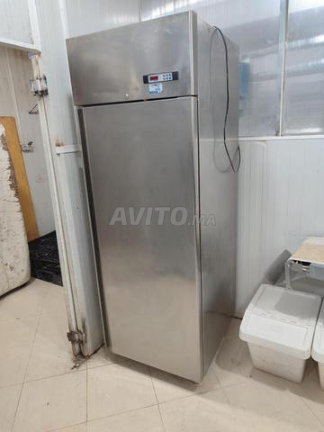 جميع الآلات ولوازم محل الحلويات للبيع بالقنيطرة