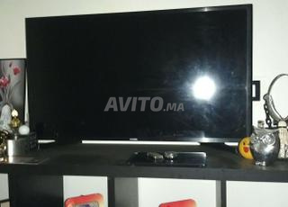 تلفزيون سامسونج الذكي 40 سلسلة 7 بحالة جيدة جدا