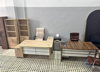 مكتب مع وحدة إرجاع و أدراج بسعر معقول