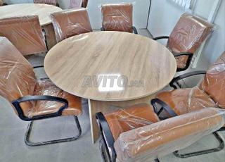 طاولة اجتماعات بسعر جذاب