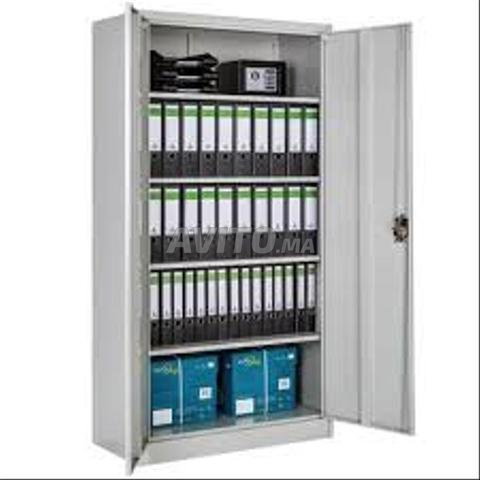 Armoire métallique robuste et pratique, M.