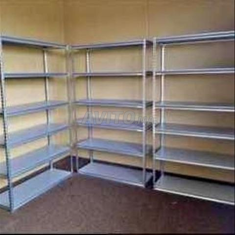 رفوف معدنية بالجملة