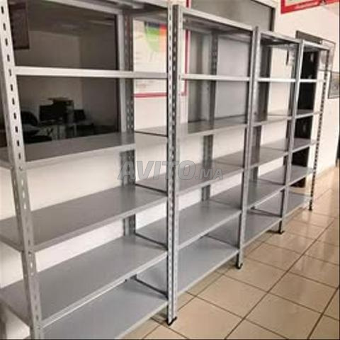 أرفف معدنية