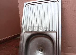 مغسلة في حالة جيدة