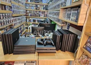 بلاي ستيشن 4 مفلشة مع ألعاب - FAT / SLIM / PRO