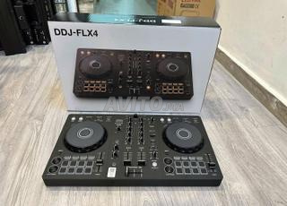 Contrôleur DJ Pioneer DDJ-FLX4