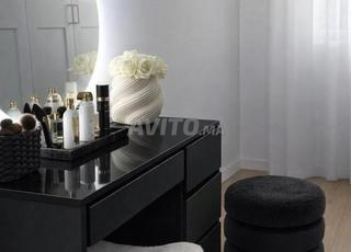 خزانة بمرآة ليد