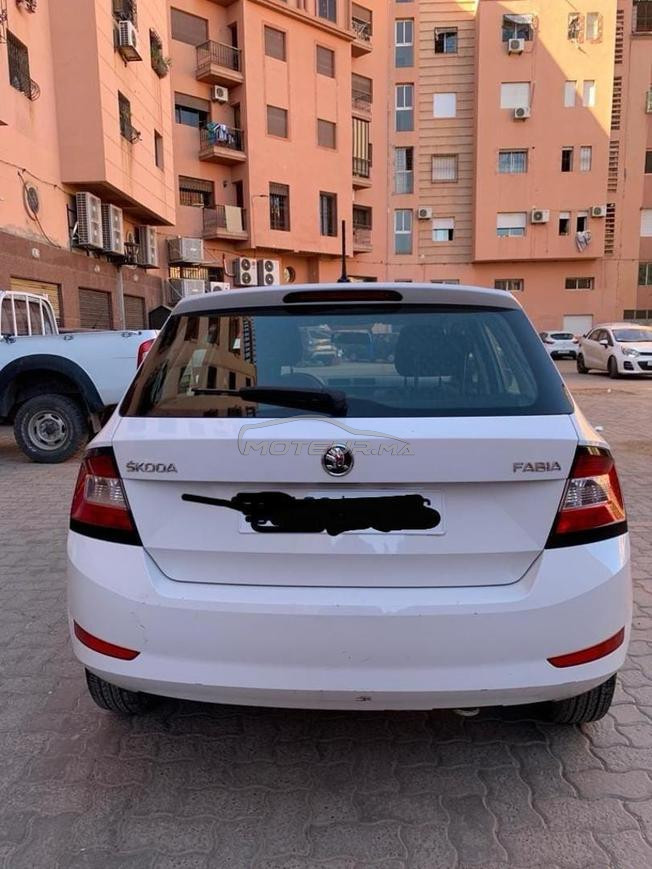 Skoda Fabia blanche 