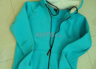 جاكيت رياضي ديال برا لي بغاهم مرحبا