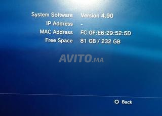 بلاي ستيشن 3 مع ذراع تحكم مفلشة فيها ألعاب ونقية