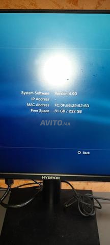 بلاي ستيشن 3 مع ذراع تحكم مفلشة فيها ألعاب ونقية