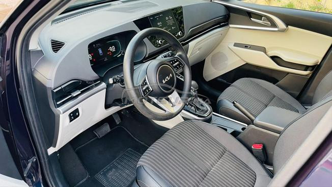 kia carens 