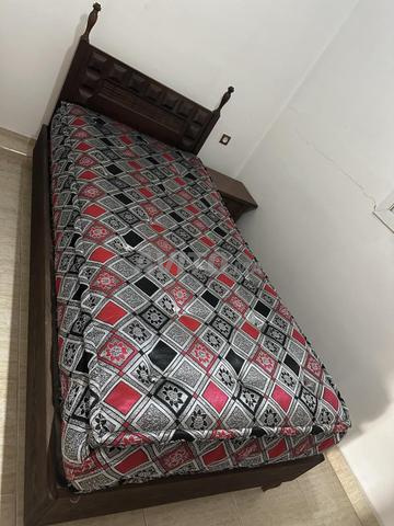 Chambre à coucher importée en bois