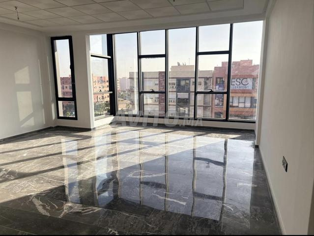 Plateaux de bureaux à vendre