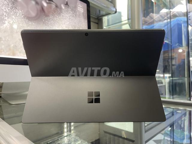 Surface Microsoft pro 8 i7 / 16 GB / 256 GB